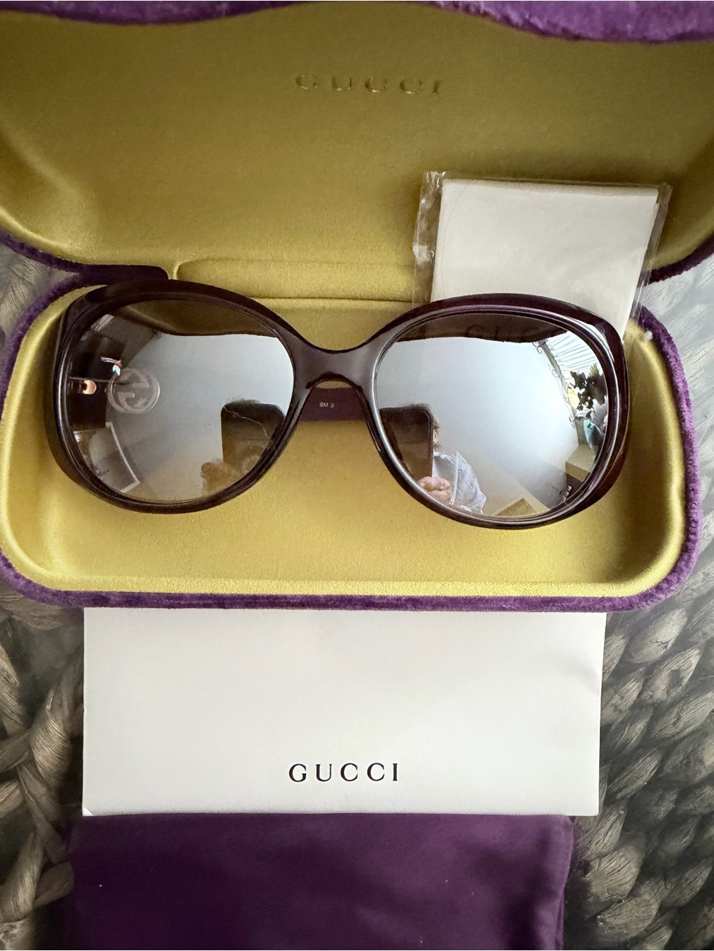 NWT Gucci Women's Sunglasses Purple Frame Oversized Lightly Mirrored Lenses